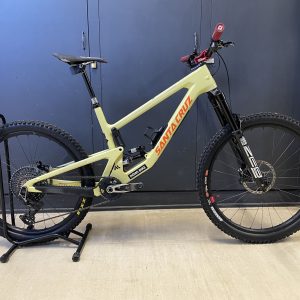 2024 Santa Cruz Nomad XL 1